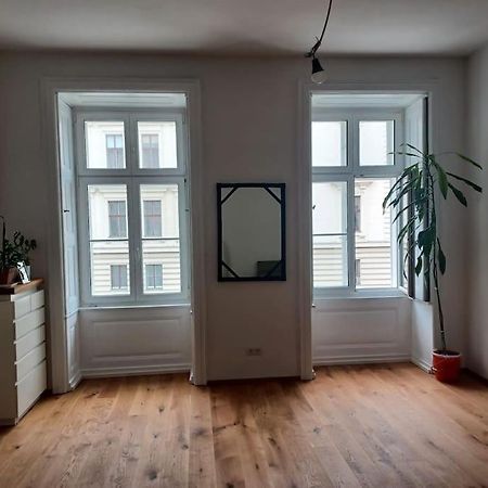 Sehr Zentral Gelegen Apartment Viena Exterior foto