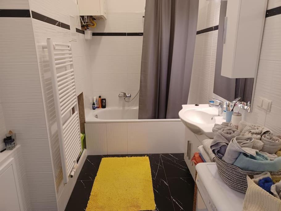Sehr Zentral Gelegen Apartment Viena Exterior foto