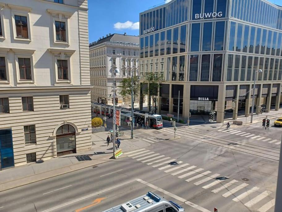 Sehr Zentral Gelegen Apartment Viena Exterior foto